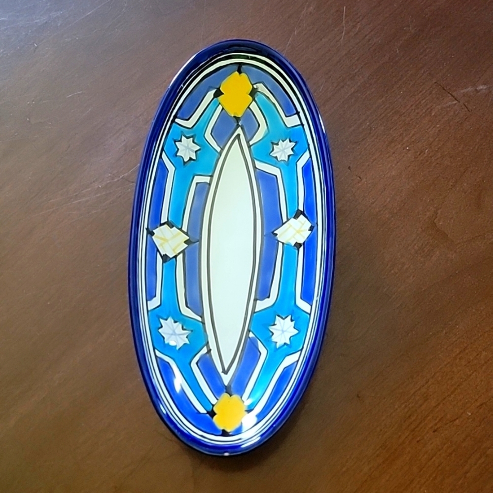 (J19) Oval Tunisia hand painted salad plate